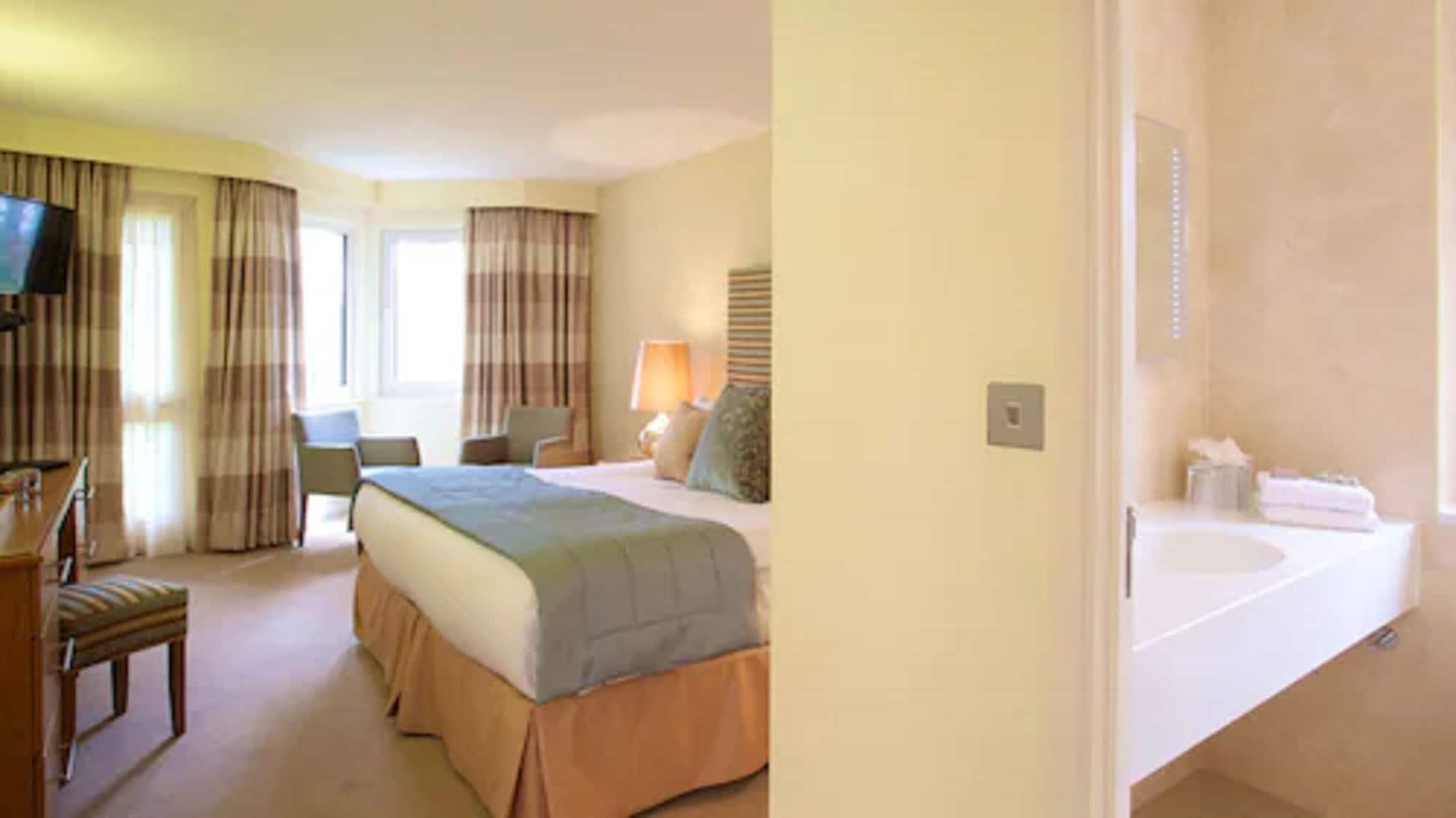 Marwell Hotel Winchester South Exterior photo