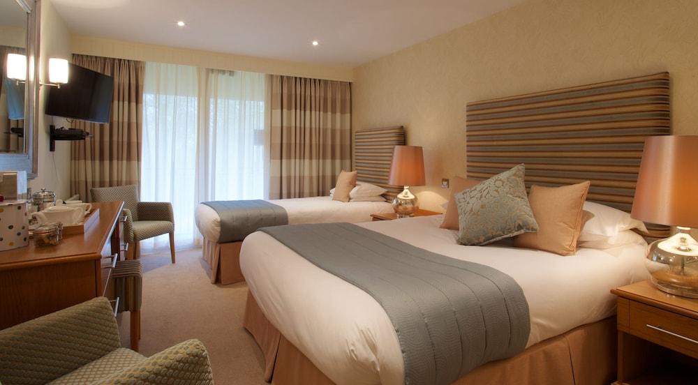 Marwell Hotel Winchester South Exterior photo